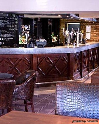 Отель Village Manchester Cheadle Чедл