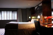 Отель Village Manchester Cheadle 3*