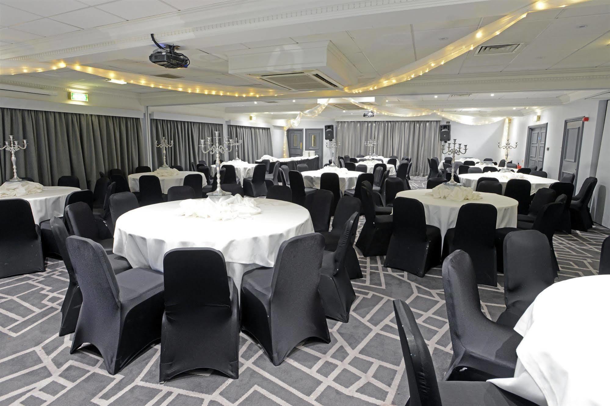 Village Manchester Hotel