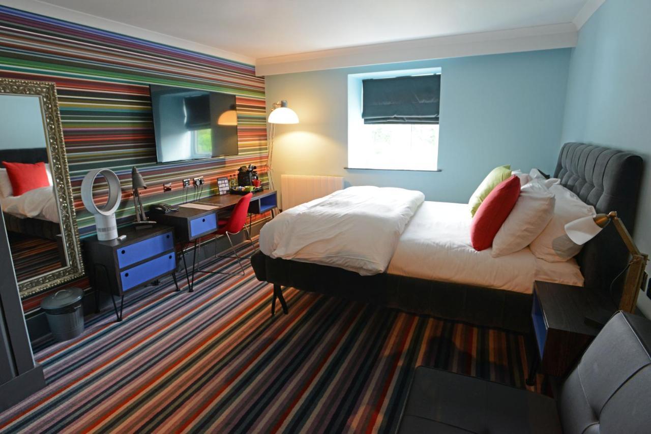Village Manchester Hotel 3*