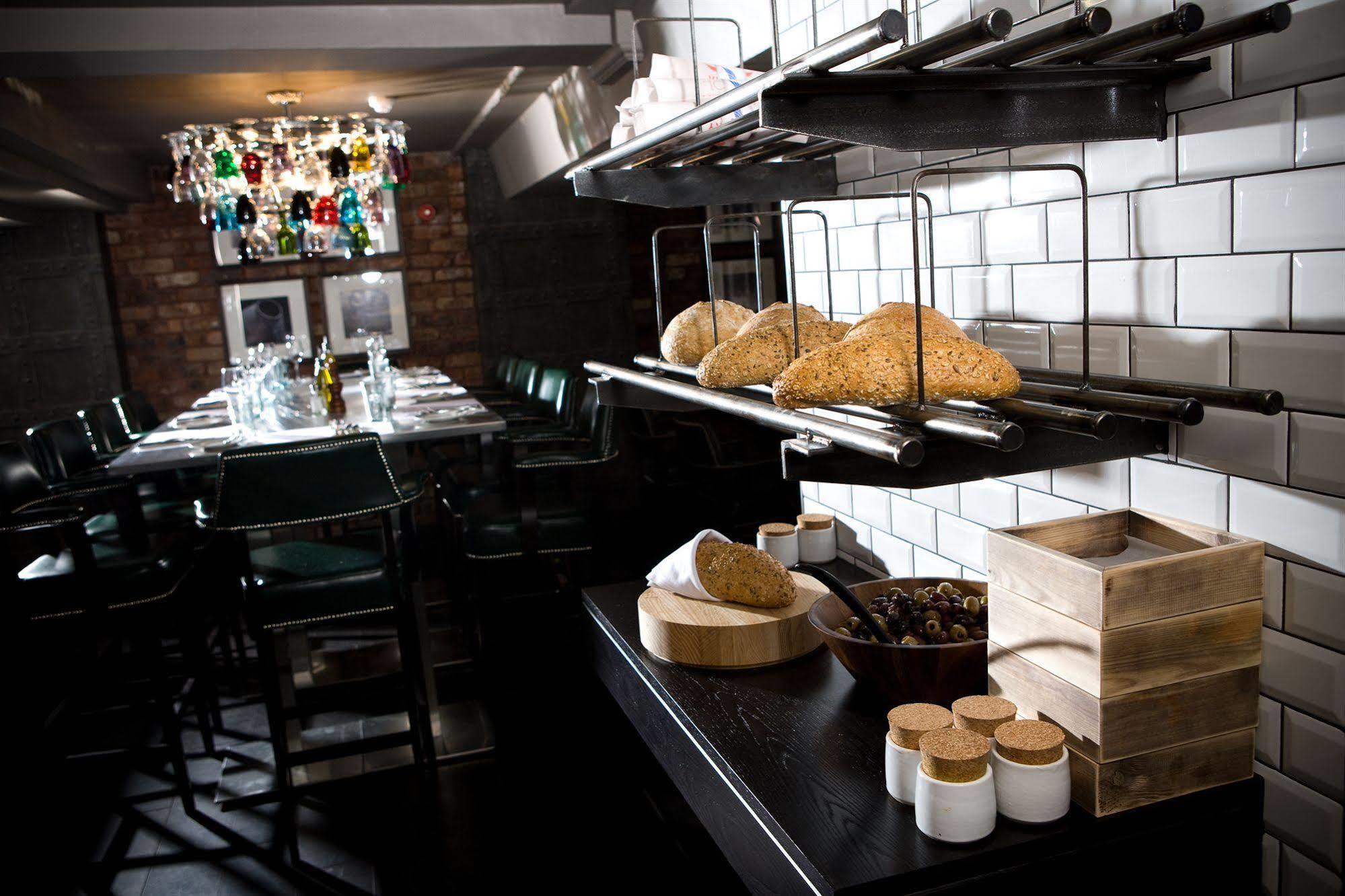 Village Manchester Cheadle Hotel 3*